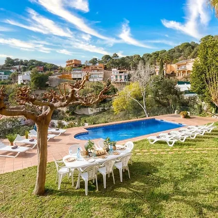 Costacabana - Marysol Villa *